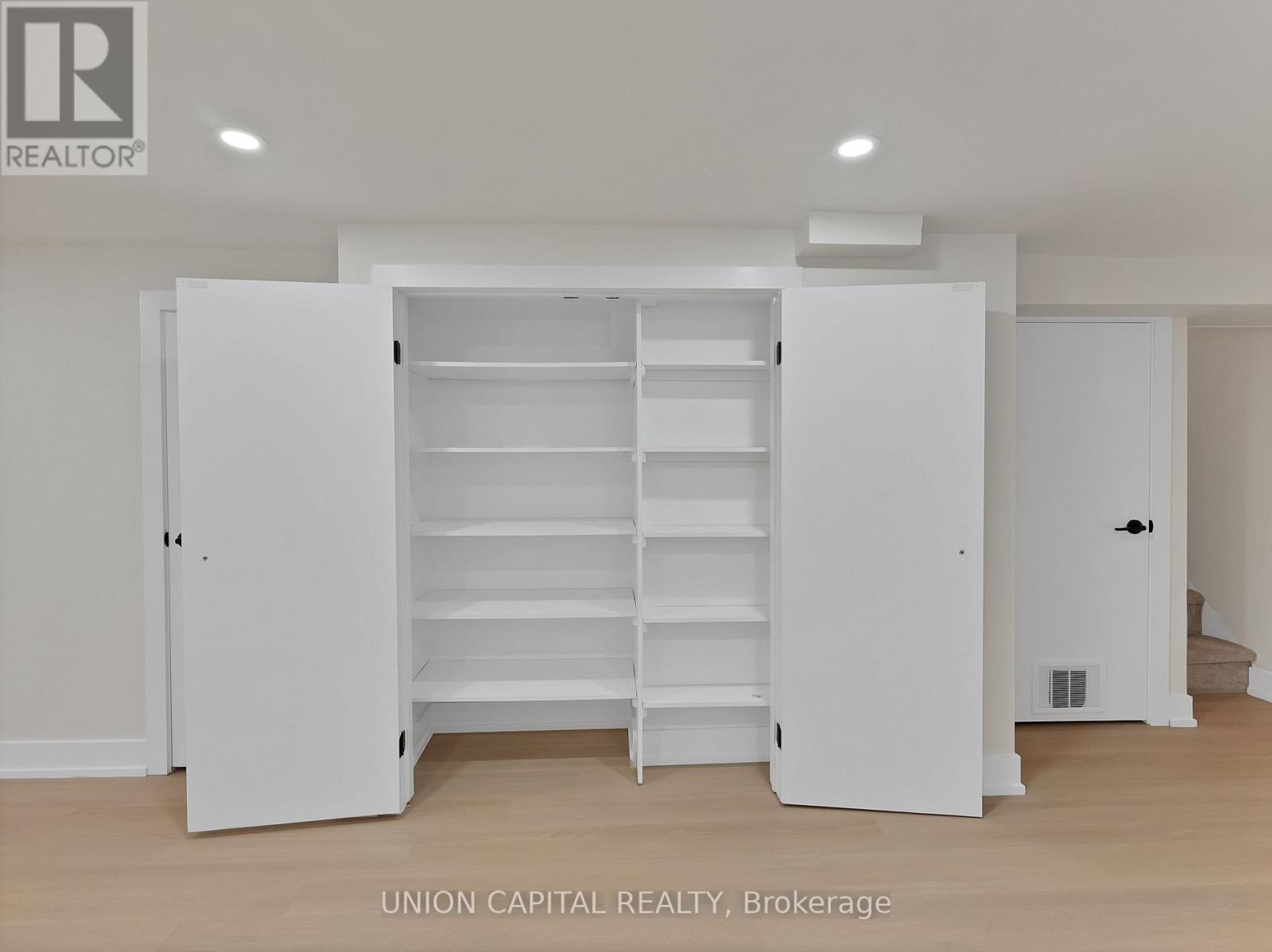 81 Maybourne Avenue, Toronto, Ontario  M1L 2W3 - Photo 35 - E13617840