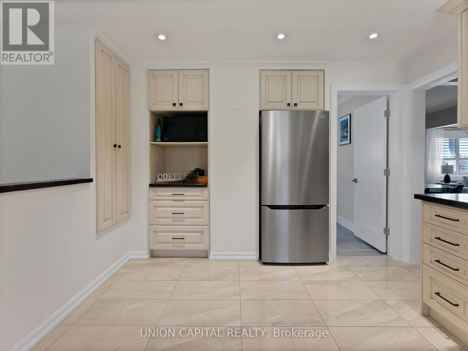 81 Maybourne Avenue, Toronto, Ontario  M1L 2W3 - Photo 16 - E13617840