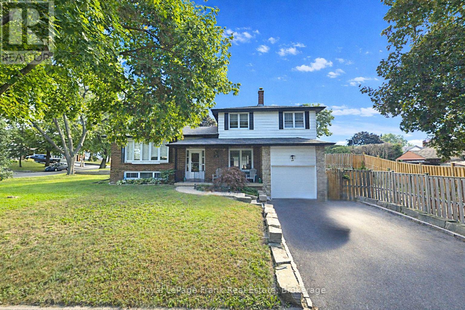 489 CRESTWOOD DRIVE, Oshawa, Ontario