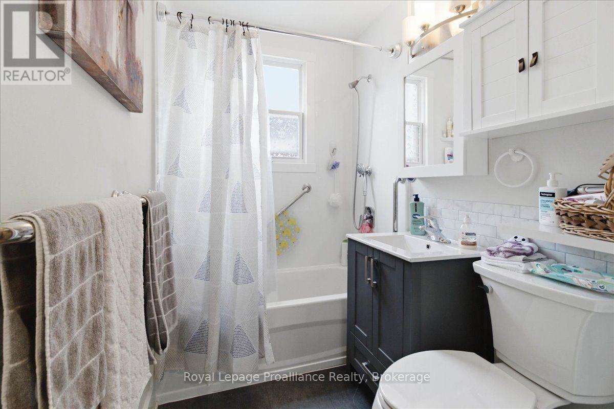 21 North Hastings Avenue, Marmora And Lake, Ontario  K0K 2M0 - Photo 8 - X13625234