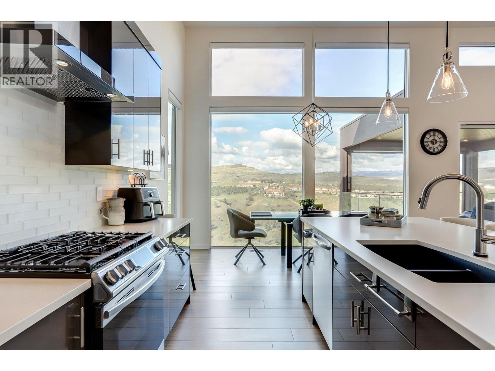 912 Mt Griffin Road, Vernon, British Columbia  V1B 0A5 - Photo 10 - 10384103