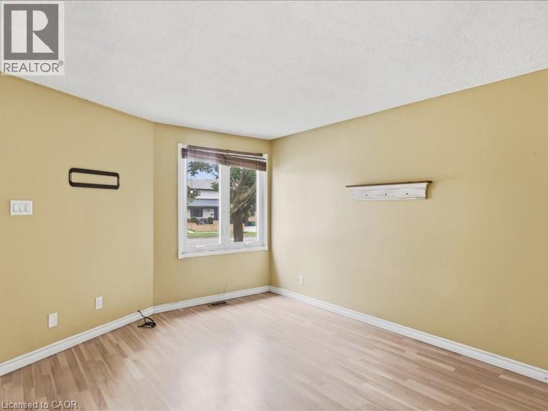 58 The Country Way, Kitchener, Ontario  N2E 2K8 - Photo 13 - 40839211