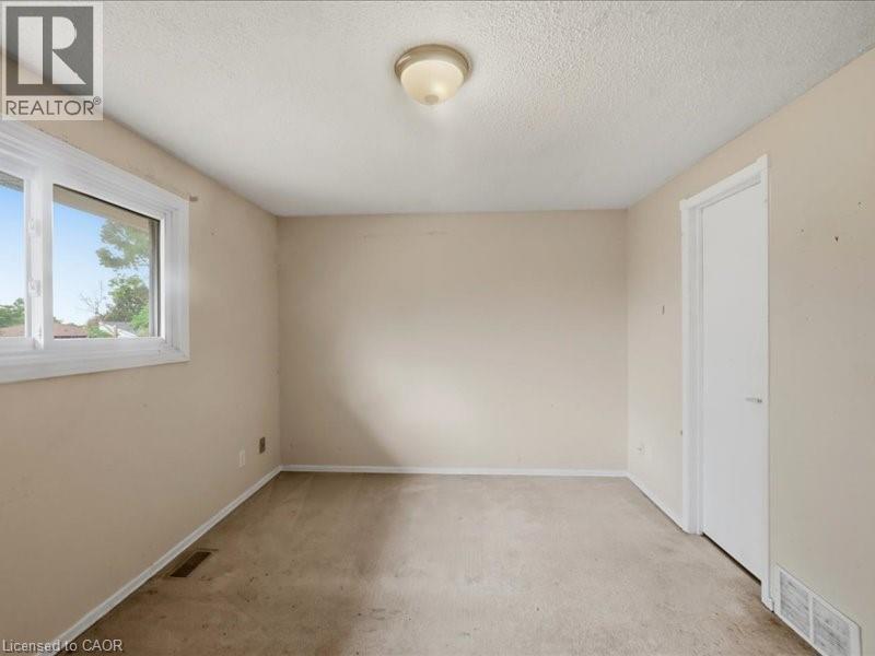 58 The Country Way, Kitchener, Ontario  N2E 2K8 - Photo 24 - 40839211
