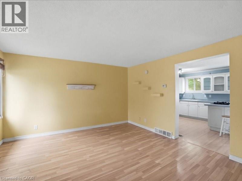 58 The Country Way, Kitchener, Ontario  N2E 2K8 - Photo 15 - 40839211
