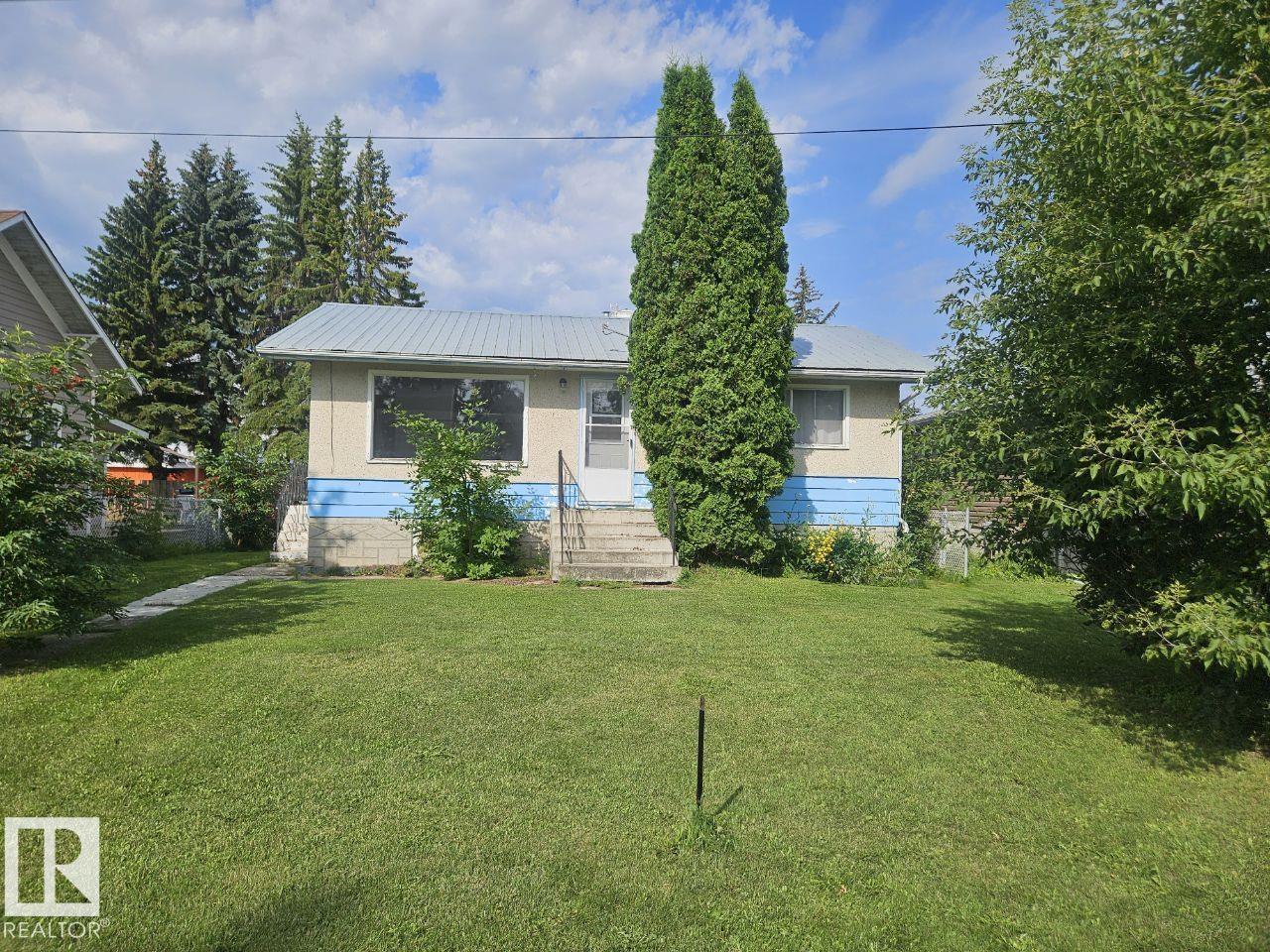 5024 50 St, Andrew, Alberta  T0B 0C0 - Photo 2 - E4501548