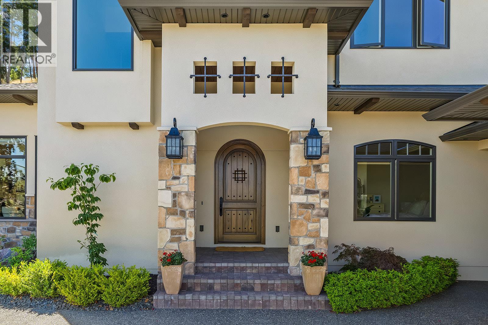 5683 Jasper Way, Kelowna, British Columbia  V1W 5L7 - Photo 5 - 10391345