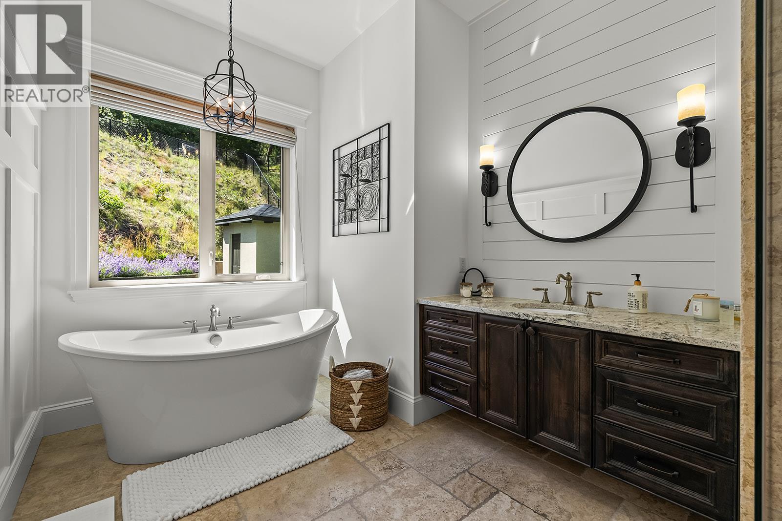 5683 Jasper Way, Kelowna, British Columbia  V1W 5L7 - Photo 30 - 10391345