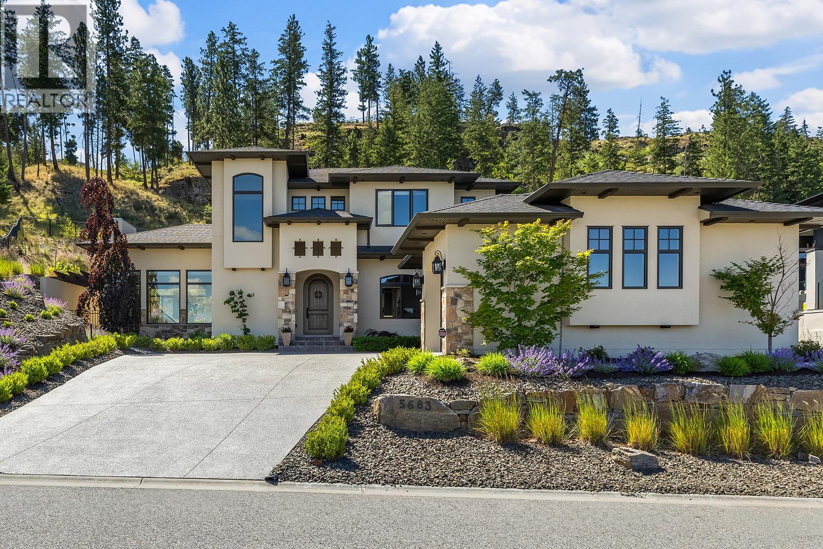 5683 Jasper Way, Kelowna, British Columbia