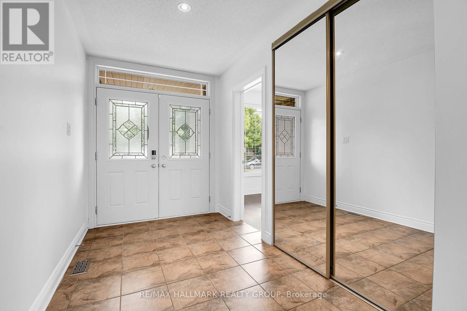 155 Whernside Terrace, Ottawa, Ontario  K2W 0C6 - Photo 4 - X13625206