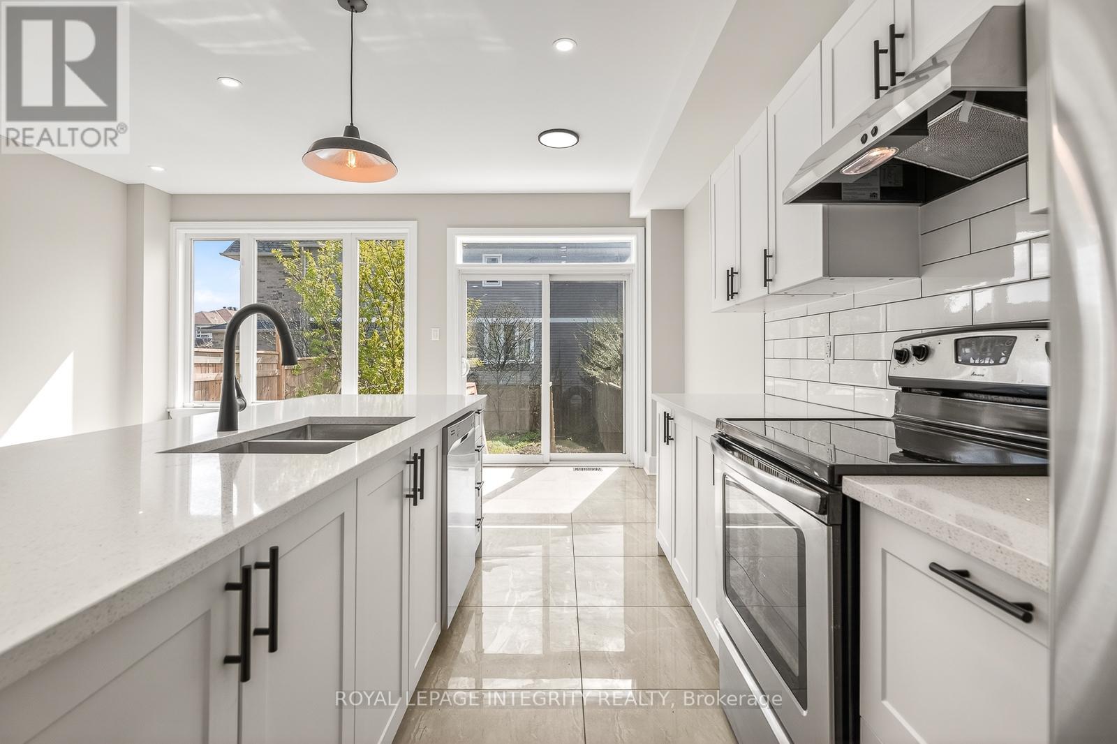 169 Desmond Trudeau Drive, Mcnab/braeside, Ontario  K7S 0H1 - Photo 16 - X13625294