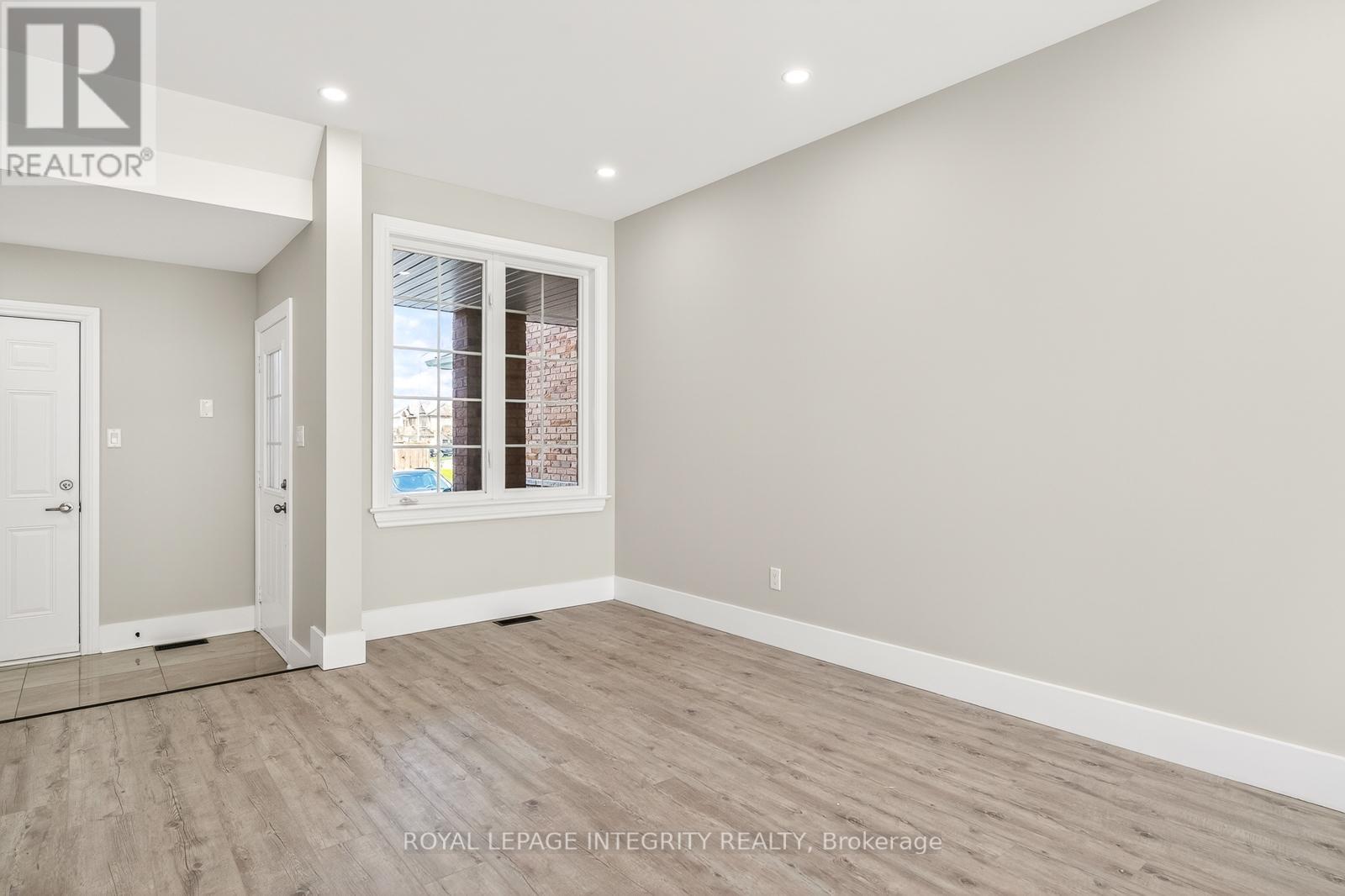 169 Desmond Trudeau Drive, Mcnab/braeside, Ontario  K7S 0H1 - Photo 7 - X13625294