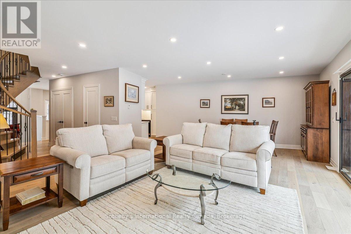 10 Southwind Terrace, Oakville, Ontario  L6L 6K5 - Photo 11 - W13625136