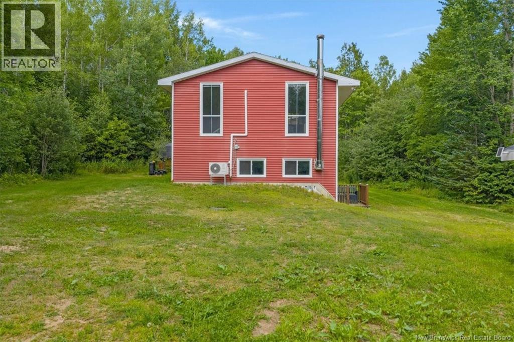 700 Route 121, Bloomfield, New Brunswick  E5T 1E8 - Photo 2 - NB142744