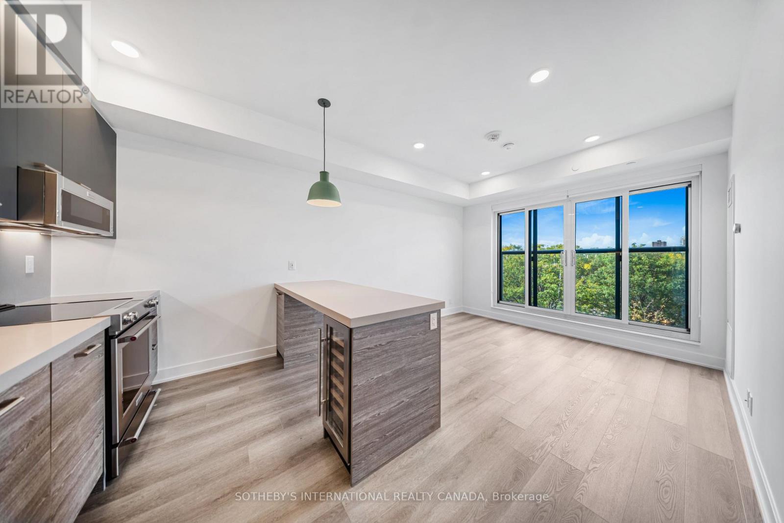 709 - 484 Spadina Avenue, Toronto, Ontario M5S 0E4 - Photo 2 - C13625218