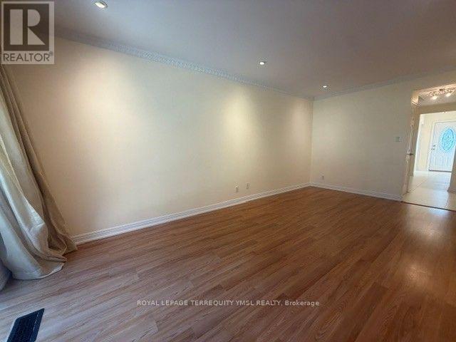 8 Farmstead Road, Toronto, Ontario M2L 2G2 - Photo 10 - C13625380