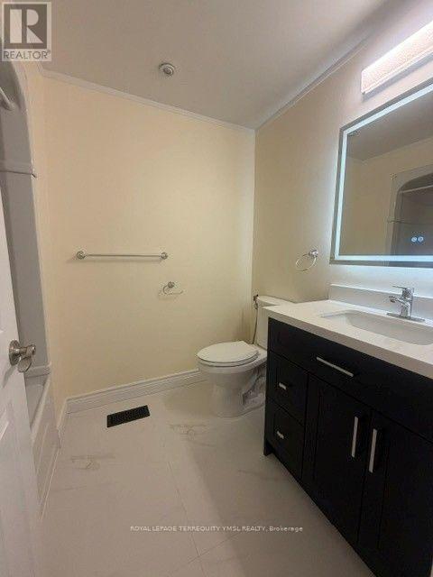 8 Farmstead Road, Toronto, Ontario M2L 2G2 - Photo 22 - C13625380