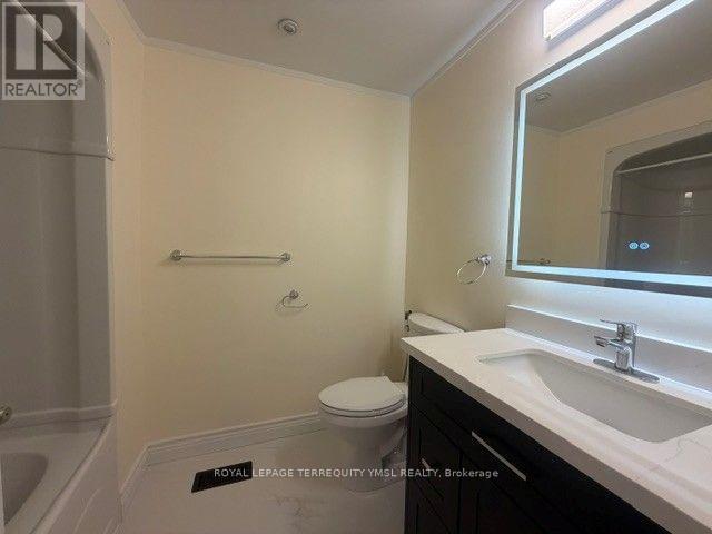 8 Farmstead Road, Toronto, Ontario M2L 2G2 - Photo 23 - C13625380
