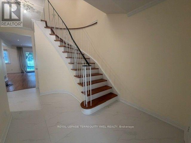 8 Farmstead Road, Toronto, Ontario M2L 2G2 - Photo 27 - C13625380