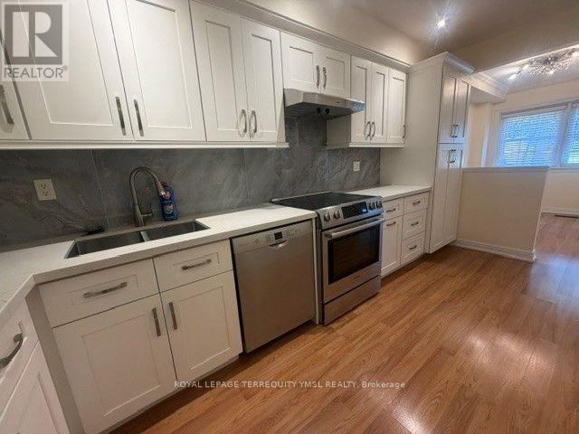 8 Farmstead Road, Toronto, Ontario M2L 2G2 - Photo 7 - C13625380
