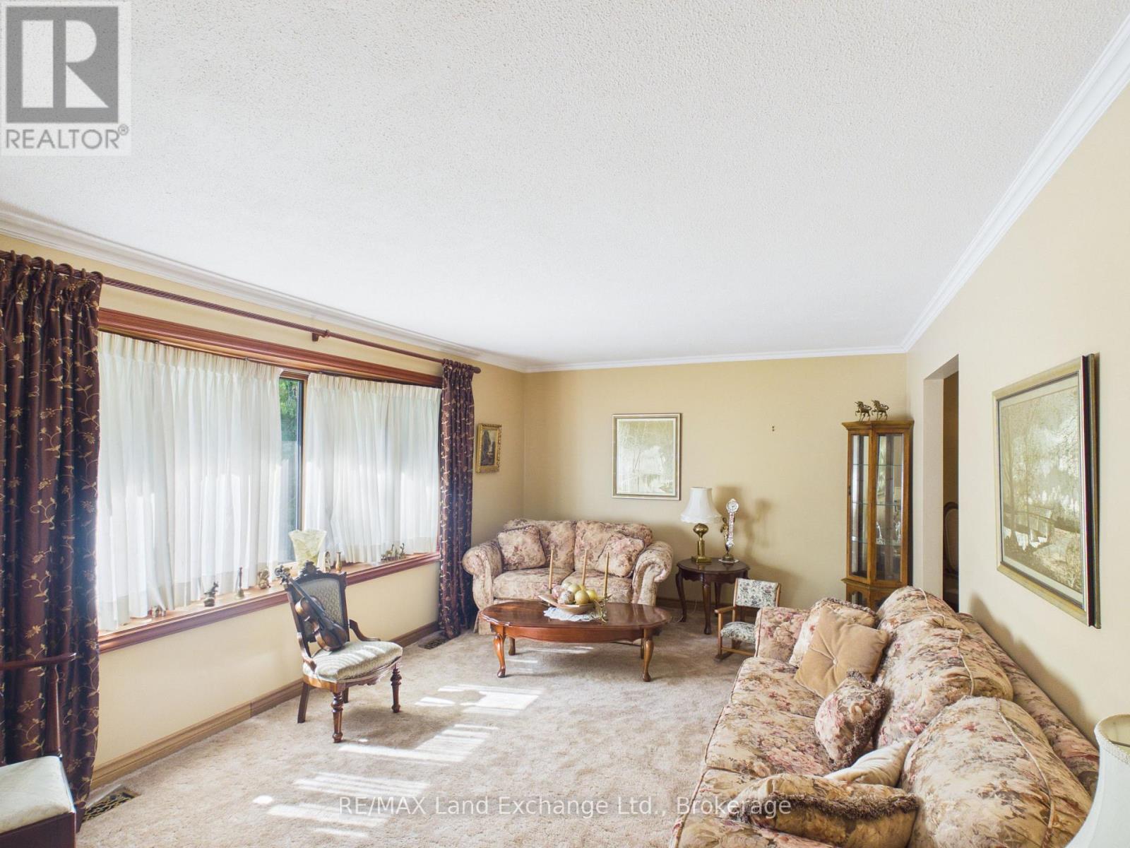 37 Albert Road, Kincardine, Ontario N2Z 2T0 - Photo 4 - X13625246