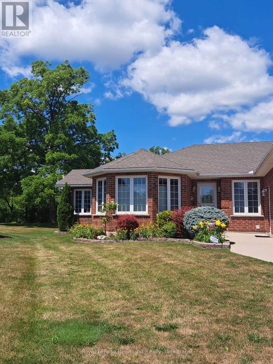 29 - 30 Ann Street, St. Marys, Ontario  N4X 1C8 - Photo 2 - X13625336