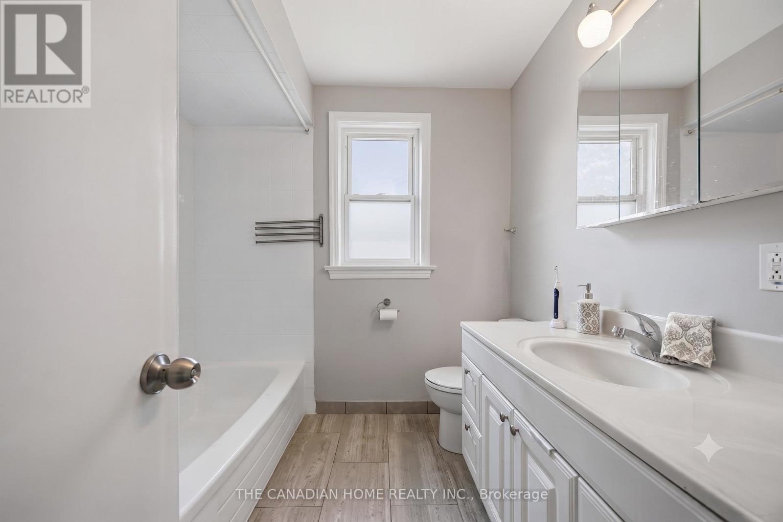 1373 Pharmacy Avenue, Toronto, Ontario  M1R 2J6 - Photo 24 - E13625132
