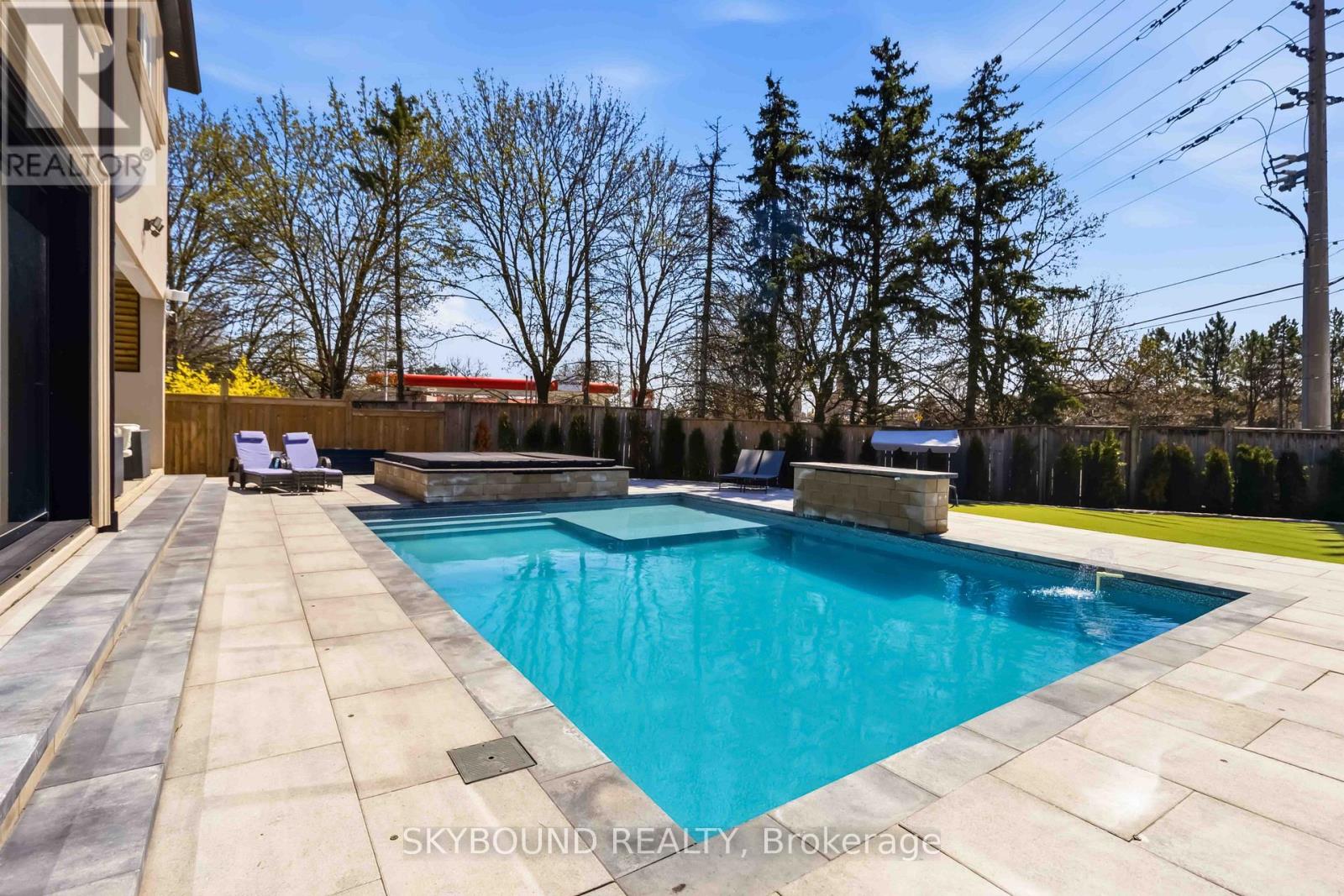 2711 Spruce Needle Court, Mississauga, Ontario  L5L 1N2 - Photo 6 - W13538112