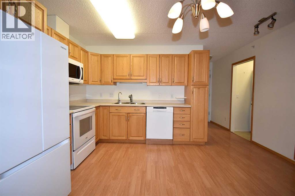 202, 777 48 Street, Edson, Alberta  T7E 1Z6 - Photo 2 - A2283386