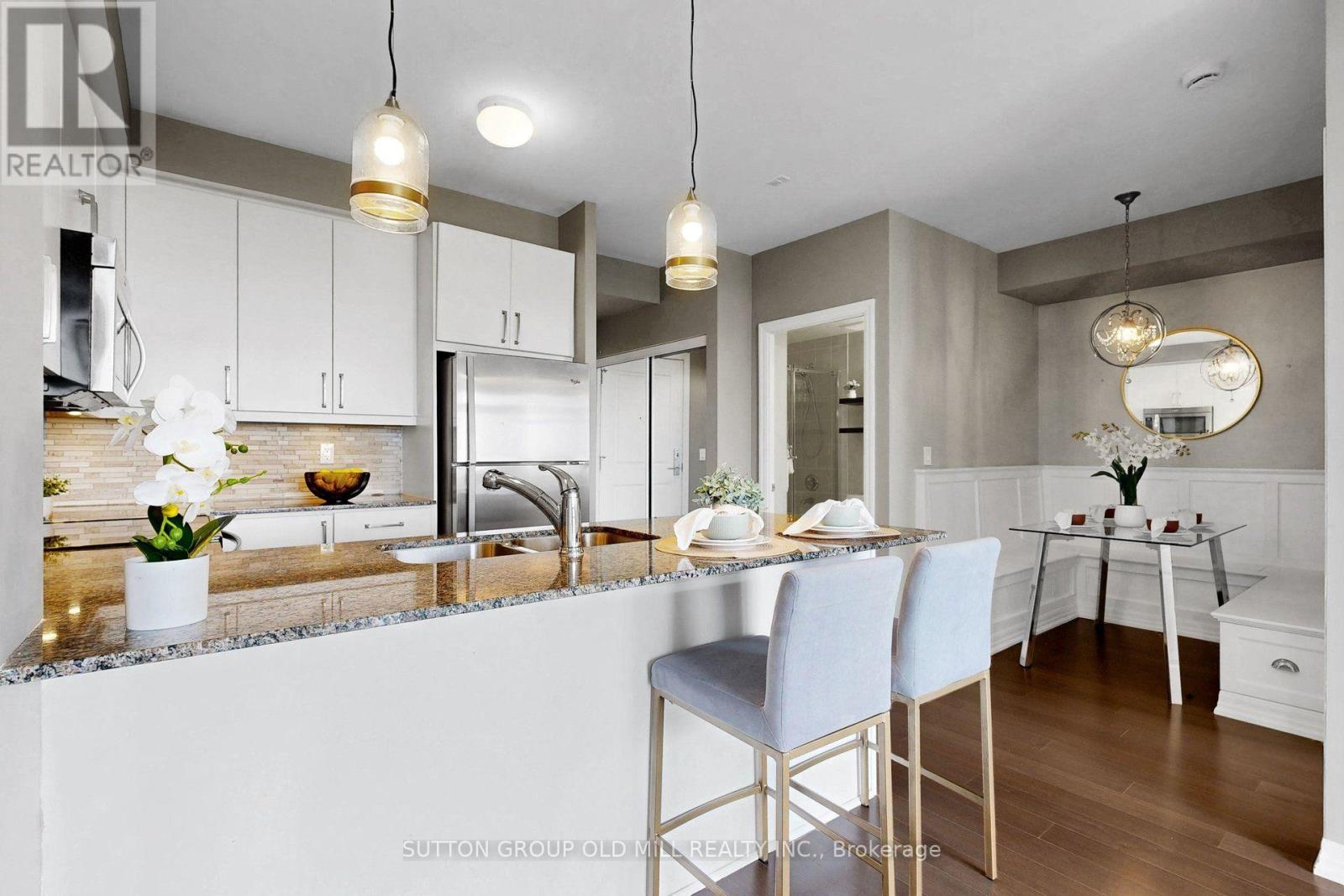 707 - 3563 Lake Shore Boulevard W, Toronto, Ontario  M8W 0A3 - Photo 4 - W13621378