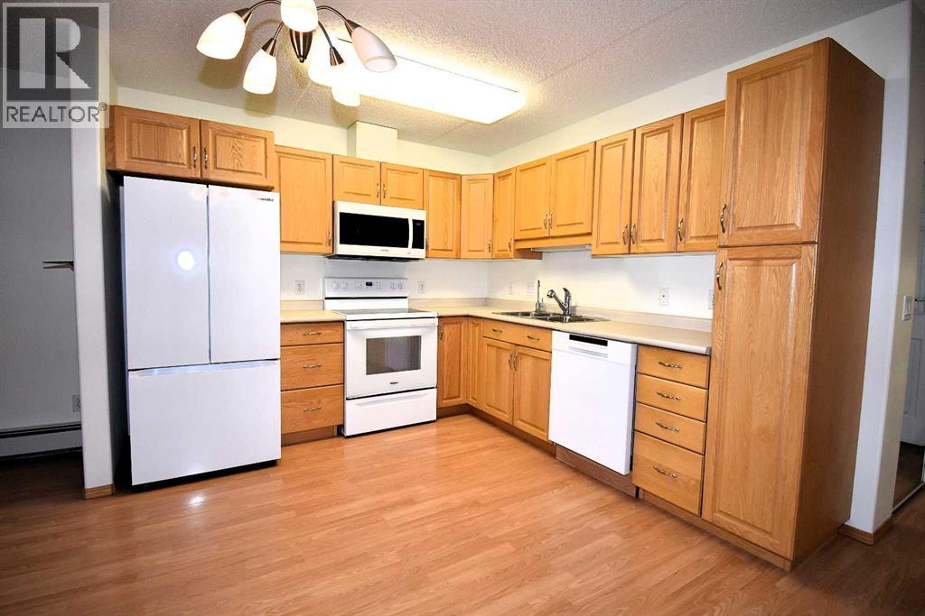 202, 777 48 Street, Edson, Alberta  T7E 1Z6 - Photo 3 - A2283386