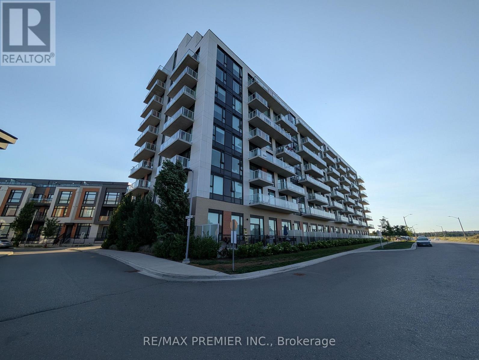 811 - 6 David Eyer Road, Richmond Hill, Ontario  L4S 0N5 - Photo 2 - N13625176