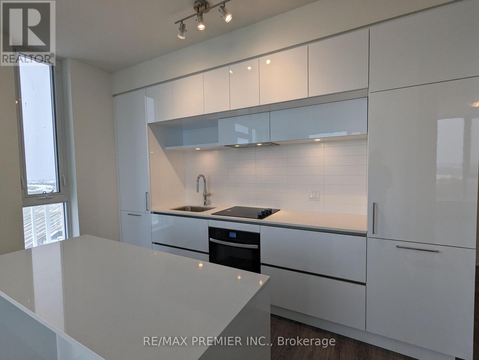 811 - 6 David Eyer Road, Richmond Hill, Ontario  L4S 0N5 - Photo 7 - N13625176