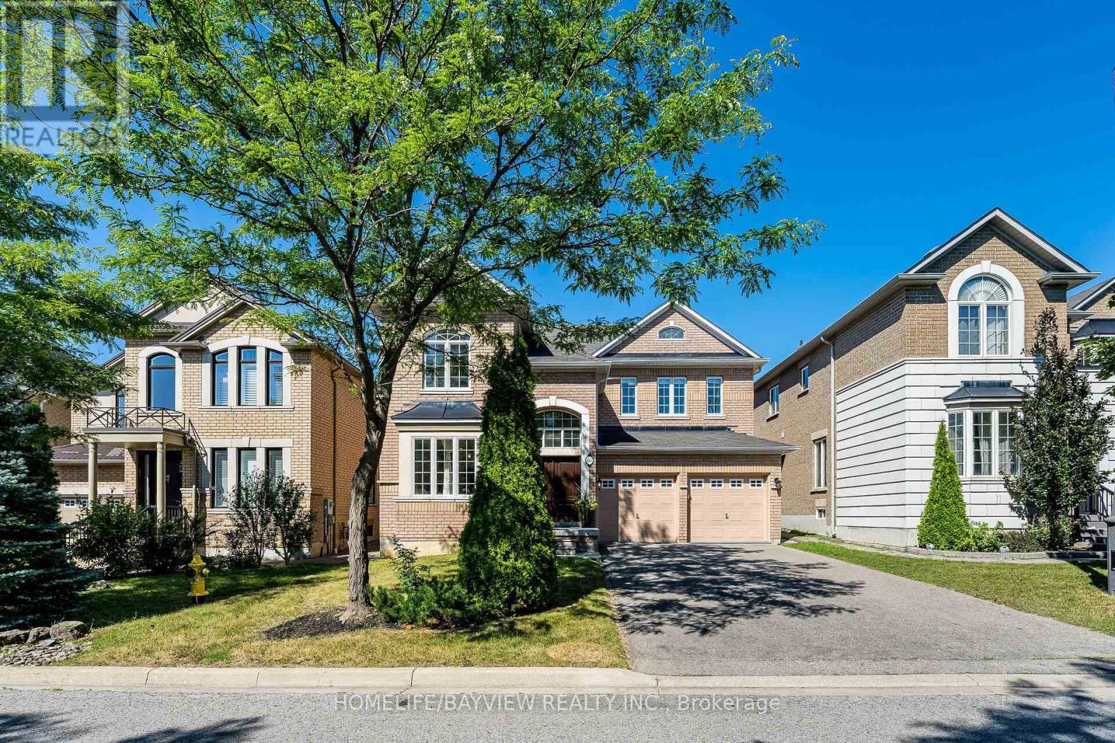 68 Ampezzo Avenue, Vaughan, Ontario  L4H 3K1 - Photo 2 - N13625354