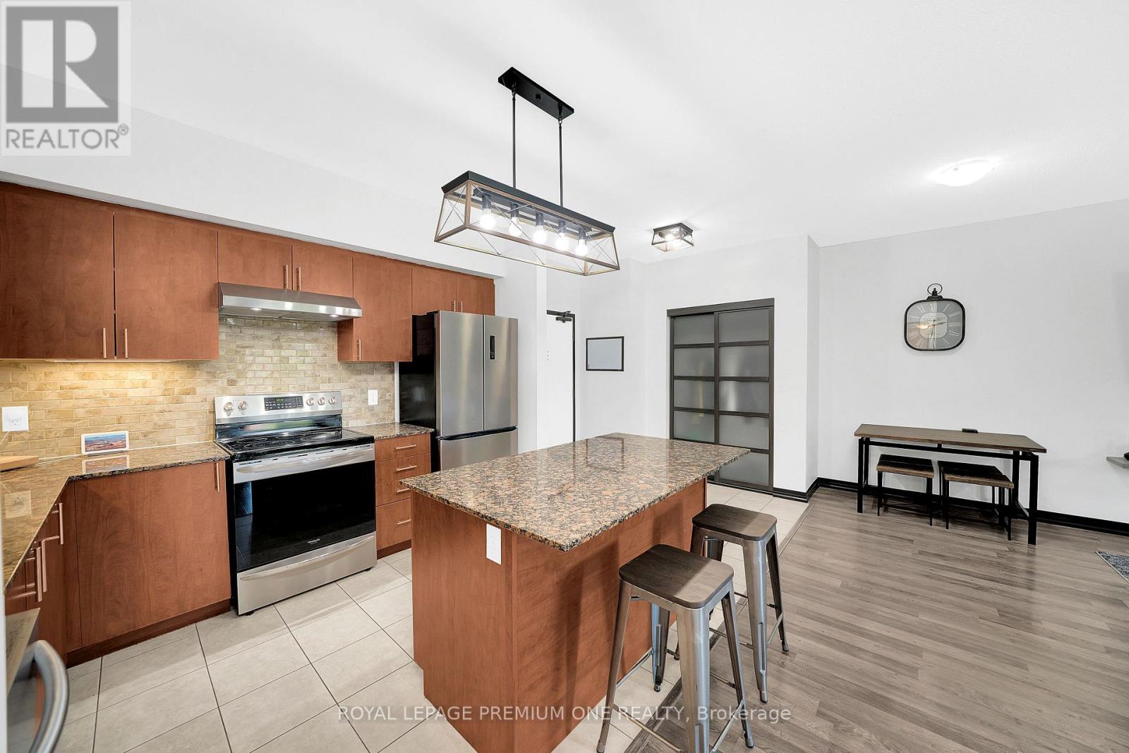 204 - 161 Wellington Street E, New Tecumseth, Ontario  L9R 0R8 - Photo 4 - N13625368