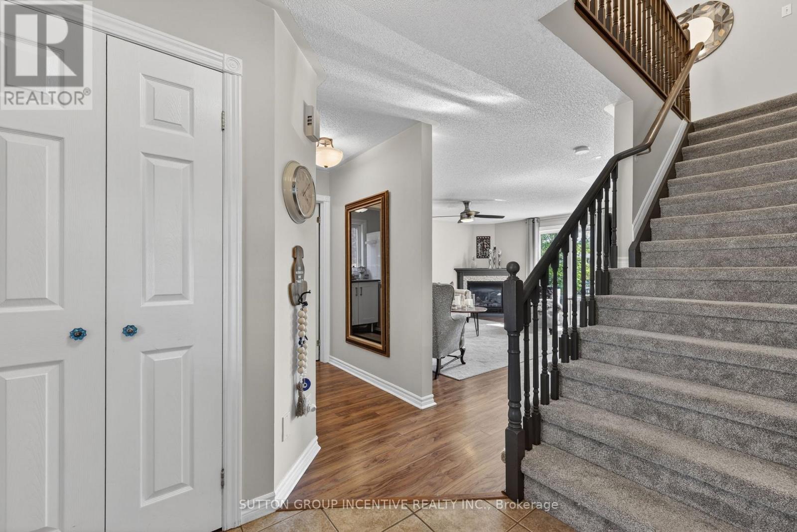 255 Pringle Drive, Barrie, Ontario  L4N 0P4 - Photo 5 - S13625384