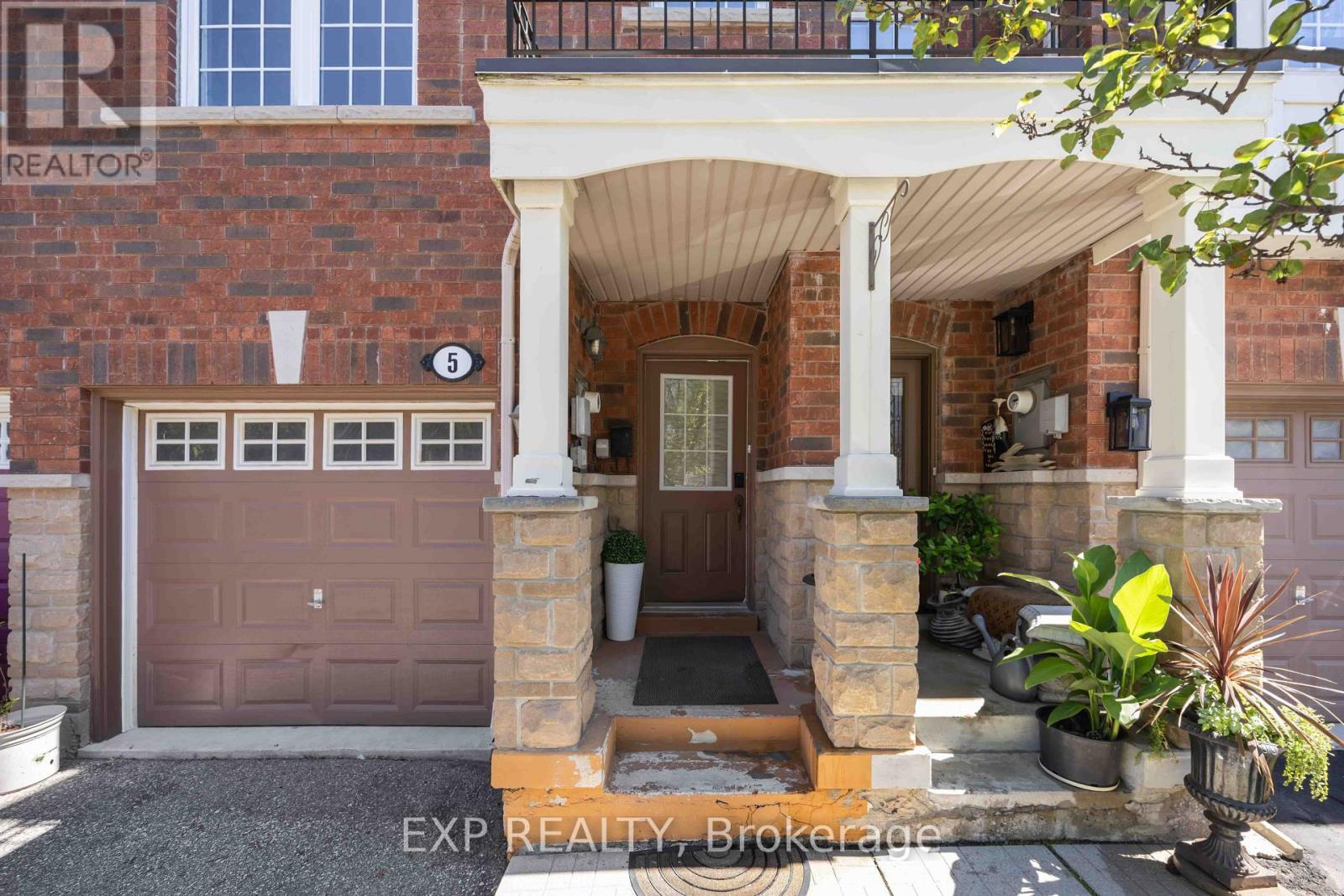 5 Garden Park Lane, Brampton, Ontario  L6X 0H1 - Photo 3 - W13625134