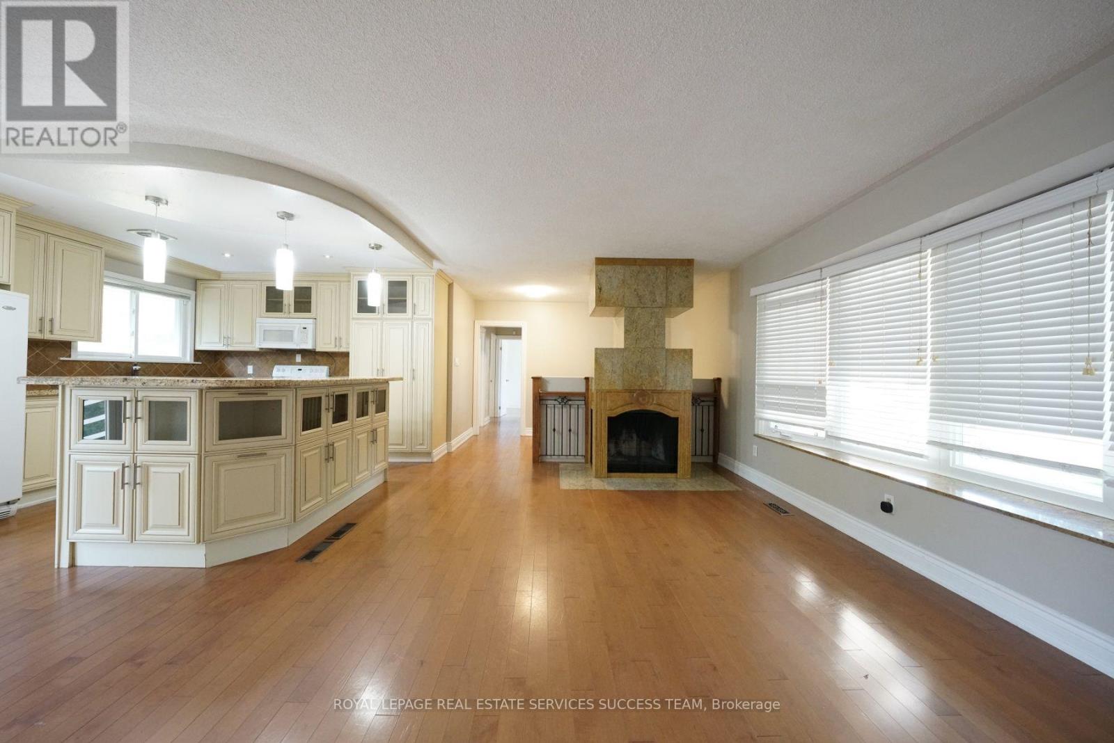 1195 Holton Heights Drive, Oakville, Ontario  L6H 2E6 - Photo 10 - W13625162