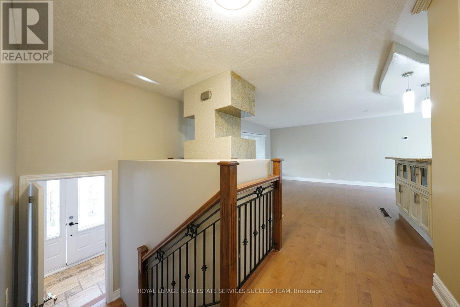 1195 Holton Heights Drive, Oakville, Ontario  L6H 2E6 - Photo 12 - W13625162