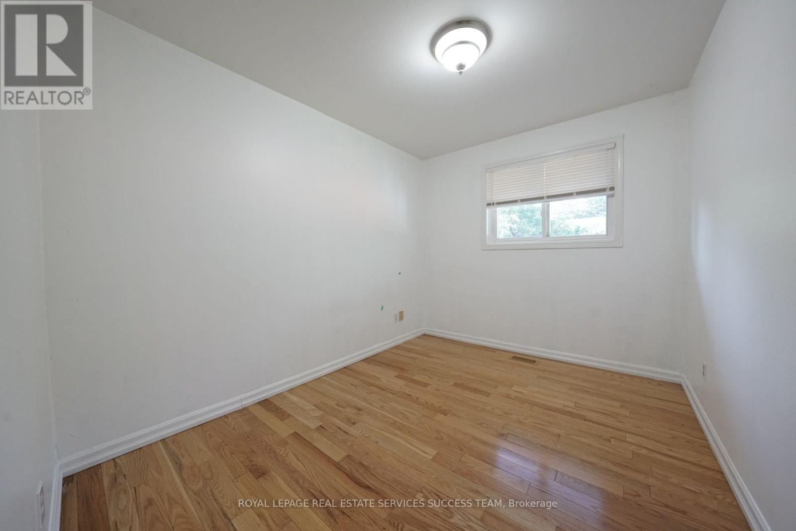 1195 Holton Heights Drive, Oakville, Ontario  L6H 2E6 - Photo 15 - W13625162