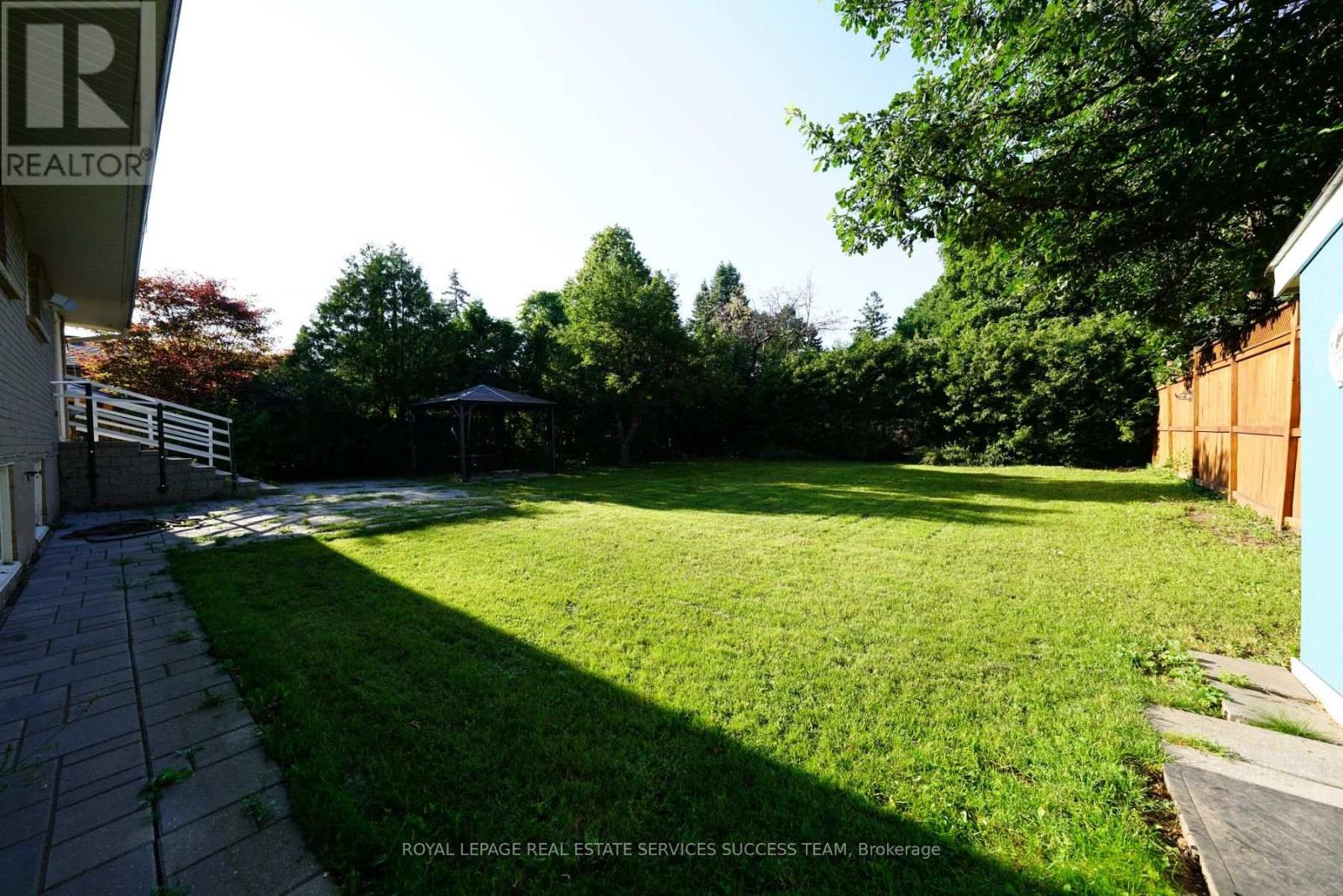 1195 Holton Heights Drive, Oakville, Ontario  L6H 2E6 - Photo 17 - W13625162