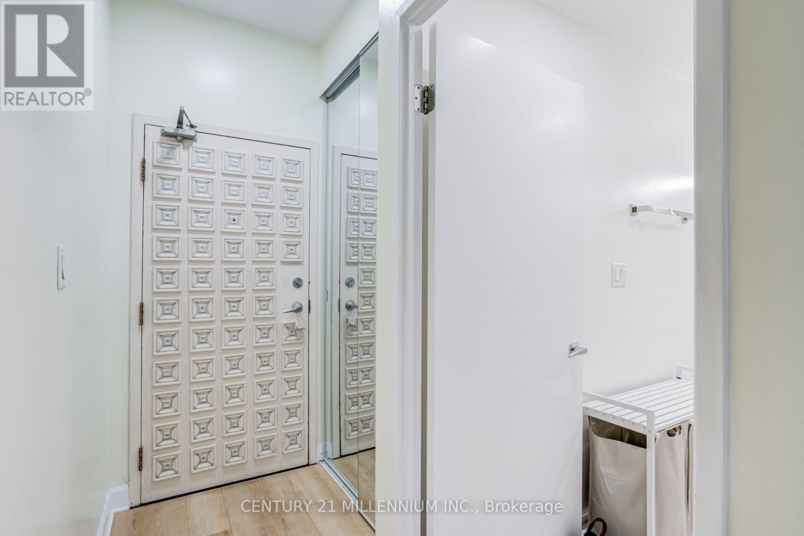 506 - 88 Palace Pier Court, Toronto, Ontario  M8V 4C2 - Photo 3 - W13625232