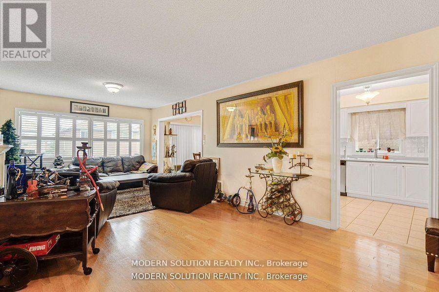 552 Wildgrass Road, Mississauga, Ontario  L5B 4H7 - Photo 10 - W13625286