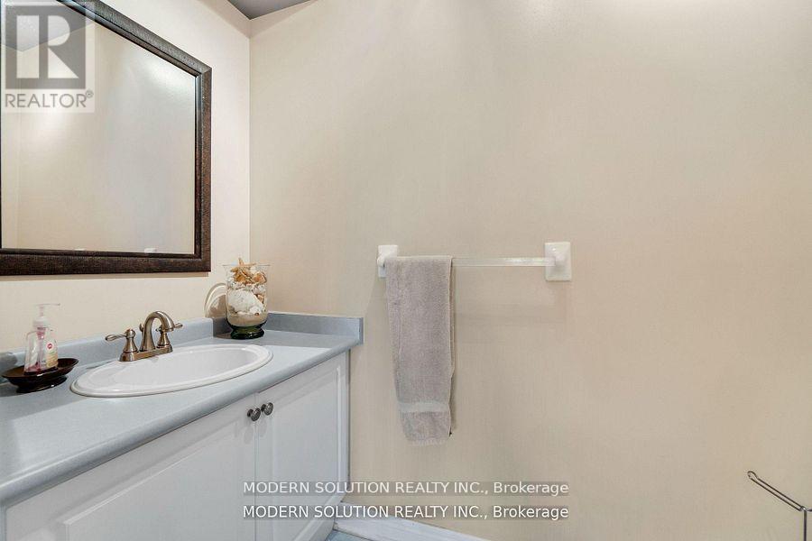 552 Wildgrass Road, Mississauga, Ontario  L5B 4H7 - Photo 13 - W13625286