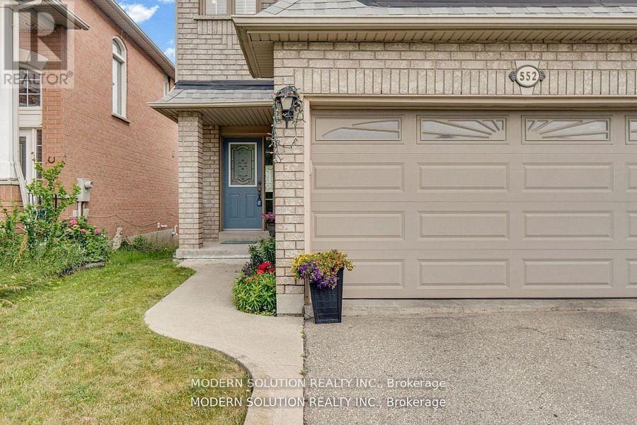 552 Wildgrass Road, Mississauga, Ontario  L5B 4H7 - Photo 3 - W13625286