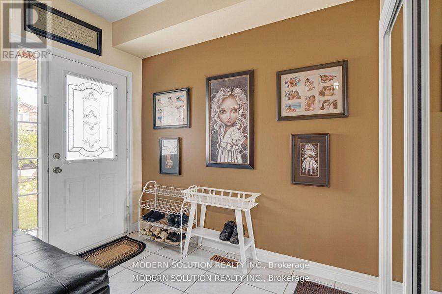 552 Wildgrass Road, Mississauga, Ontario  L5B 4H7 - Photo 5 - W13625286
