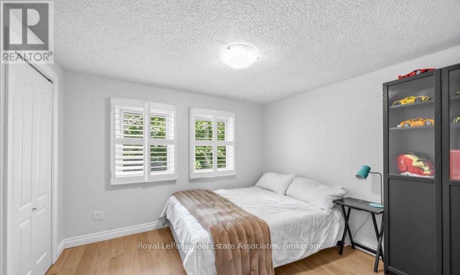 6760 Dolmage Court, Mississauga, Ontario  L5N 4V9 - Photo 17 - W13625346