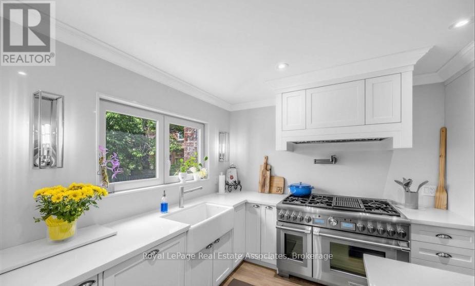 6760 DOLMAGE COURT