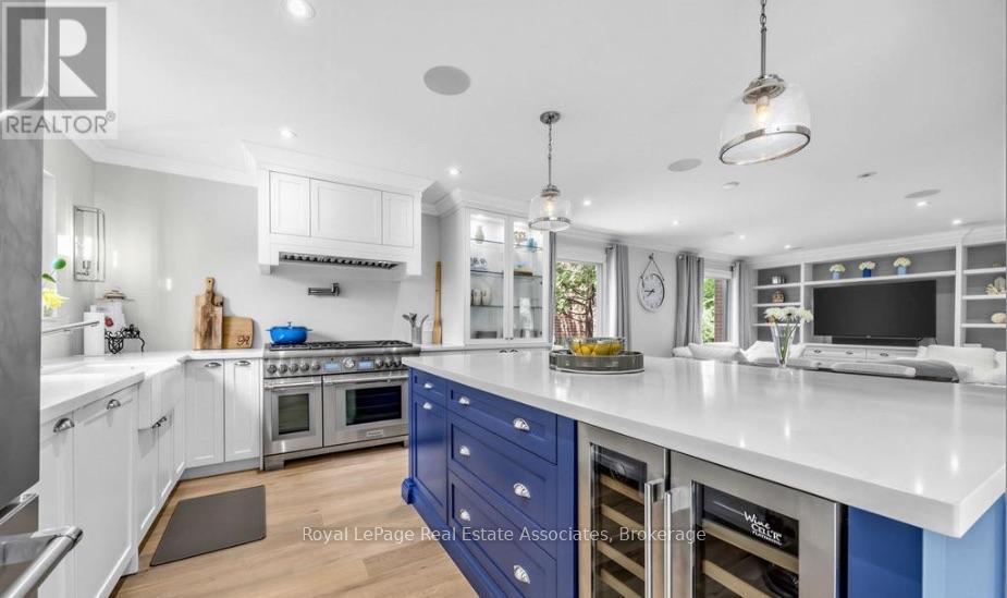 6760 Dolmage Court, Mississauga, Ontario  L5N 4V9 - Photo 8 - W13625346