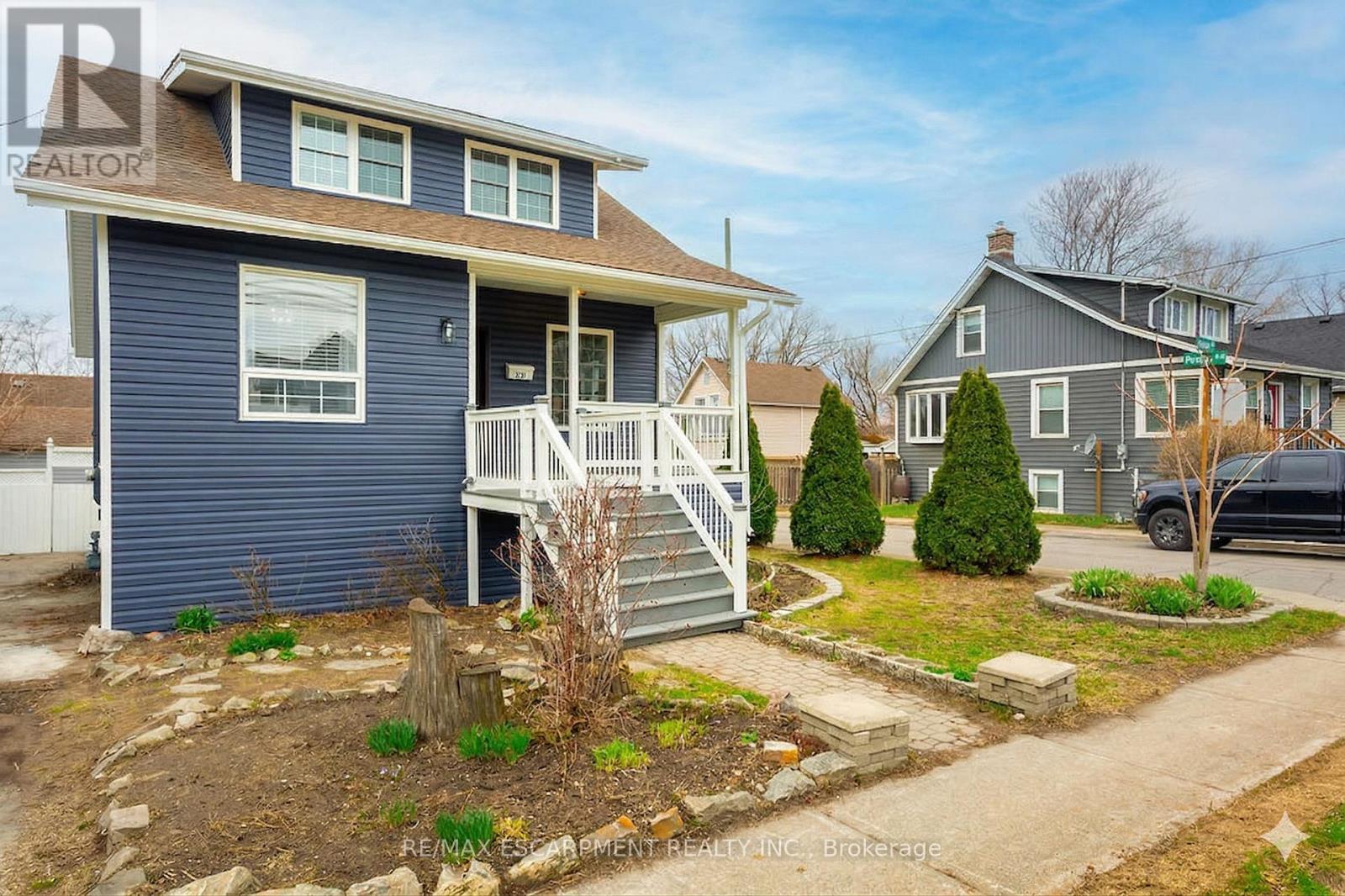 270 Beach Boulevard, Hamilton, Ontario  L8H 6W1 - Photo 2 - X13625188