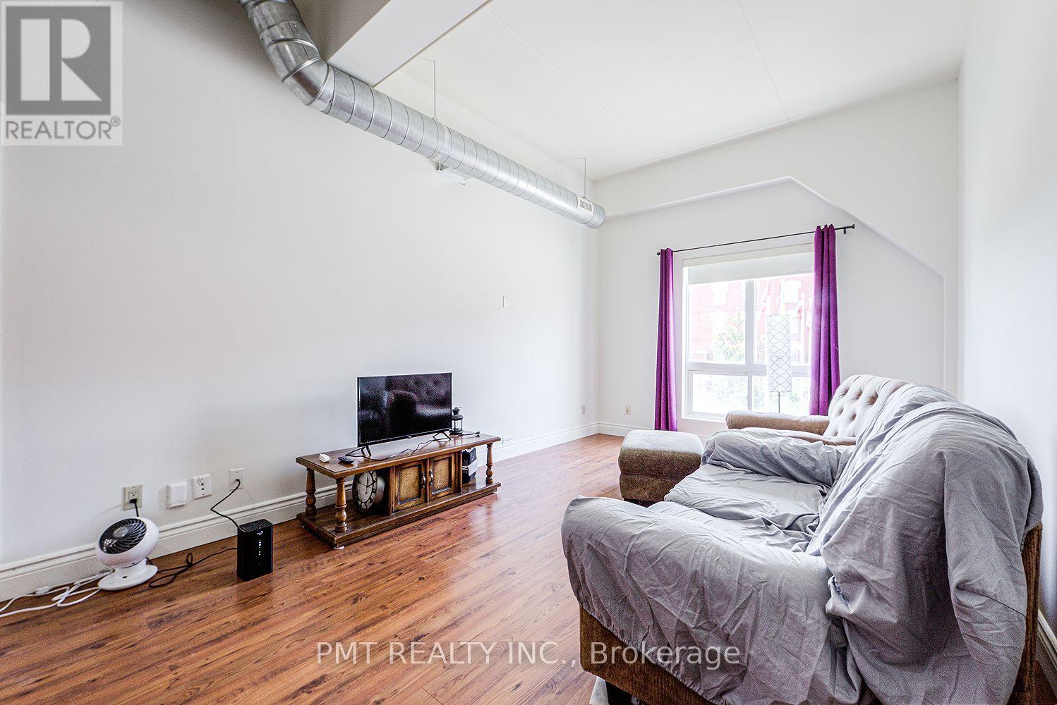 208 - 150 COLBORNE STREET